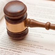 Apple и Motorola возобновят битву за патенты