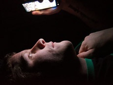 Большинство пользователей проверяют смартфон уже через 5 минут после пробуждения