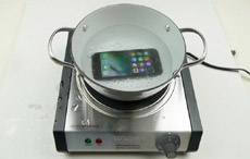 iPhone 7 выдержал испытания кипятком и замороженной Coca-Cola