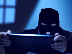 В Украине арестовали пятерых хакеров. Их подозревают в координации группировки, которая украла не менее 2 млн евро