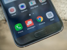 Samsung может сменить расположение сканера отпечатков в своих устройствах