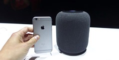 Для первого запуска HomePod понадобится iPhone и Siri