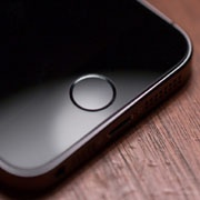Apple пытаются засудить за использование Touch ID