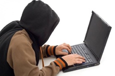 Довірлива жінка подарувала шахраю 15 тисяч гривень