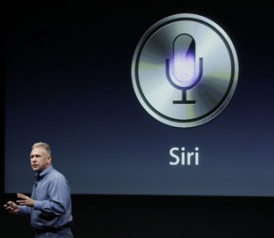 Вот, почему Apple не встроила Siri в новый iPad