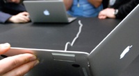 Adobe обвинила Apple в мерцании Photoshop на экранах MacBook Air