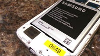 Пользователи Samsung Galaxy S4 жалуются на вздувающиеся аккумуляторы