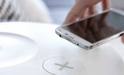 IKEA поможет зарядить смартфоны без проводов