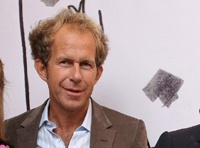 Зачем Apple наняла парижского специалиста по моде?