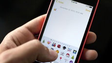 Как превратить слова в эмодзи в iOS