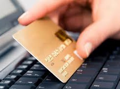 Сообщив пин-код карты интернет-мошеннице, женщина лишилась 8500 гривен