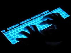 Хакеры выложили четвертую серию интимных фото знаменитостей из iCloud