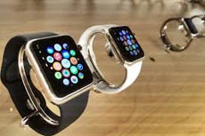 Продажи AppleWatch в два раза обогнали iPhone в его дебютный год