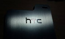 Новинка HTC получит большой дисплей и останется без разъема под наушники