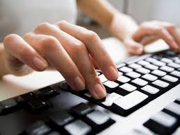 Находчивая женщина с помощью интернета продавала доверчивым гражданам виртуальные "Айфоны"