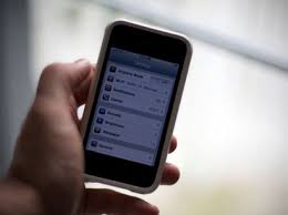 Украинцам не разрешат включать мобильный в самолетах