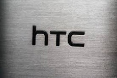HTC откажется от черной полоски под экраном