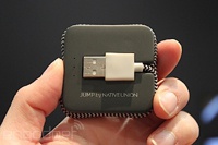 JUMP — USB-кабель и батарея в одном устройстве