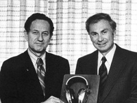 Умер Льюис Корнфелд, превративший сеть магазинов Radio Shack в раннего игрока на рынке ПК