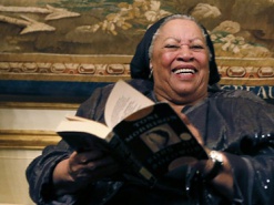 Нобелевская лауреатка впервые в истории даст автограф на электронной книге