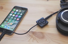 Как выглядит адаптер с Lightning на 3,5-мм аудиоразъем