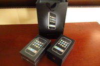 Два iPhone 2G проданы на eBay за $25 000