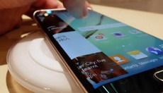 Неполадку с ориентацией экрана Galaxy S6 Edge решит ремонт или замена