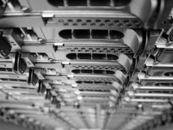 Поставки серверов падают, а выручка растет