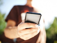 Продавцов могут обязать публиковать предупреждения о вреде смартфонов