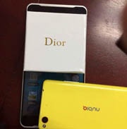 Фаблет ZTE Nubia Z7 на фото рядом с Nubia Z5S mini