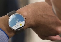 Популярность Apple Watch опережает устройства на базе Android Wear
