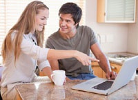 Украинцы ищут в интернете, как «одеть носки» и «какой цвет одеть завтра»