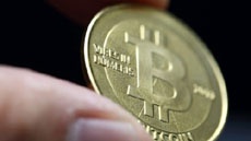 Секретный агент США украл биткоинов почти на $1 млн