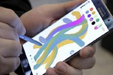 Из-за задымившего телефона Samsung эвакуировали целый самолет