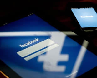 Франция введет налог на Facebook и Google