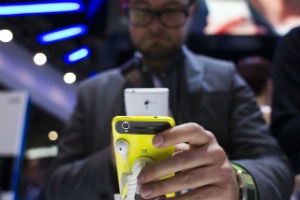 ZTE планирует увеличить продажи смартфонов через ритейлеров