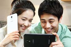 Samsung представила "смартфон-гигант"