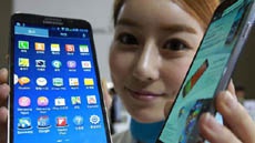 Половина покупателей смартфонов предпочитают устройства с огромными экранами