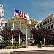 Apple ищет специалиста по поглощениям