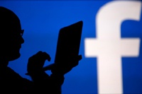 Facebook удалил запрещенную информацию по требованию Роскомнадзора