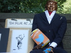 В Нью-Йорке установили статую Трампа, кормящего голубей твитами