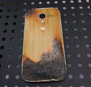 Полусгоревший смартфон Moto X сохранил работоспособность