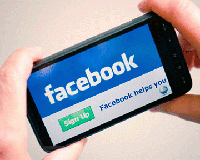 Сотрудникам Facebook разрешили заходить в соцсеть лишь с телефона