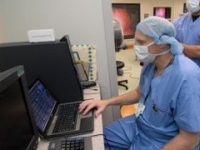 Медики нарушают врачебную тайну на Facebook и Twitter