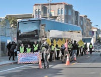 Для автобусов Google наняли частную охрану