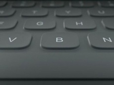 Apple патентует чехол-клавиатуру с дисплеем для iPad