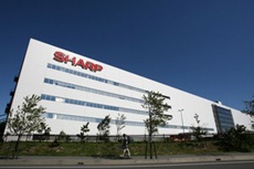 Двух членов совета директоров Sharp заподозрили в необъективности