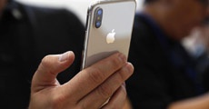 В iPhone X установлен нестандартный аккумулятор