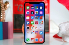 Apple не должна была выпустить iPhone X в 2017 году, но все пошло не по плану