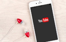 Как смотреть YouTube с выключенным экраном